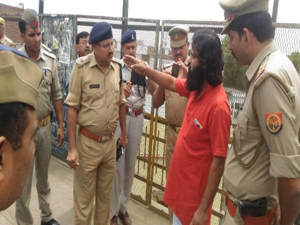 बाथरूम ने खोल दिए हत्या के राज