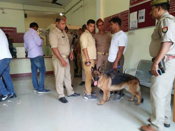 बैंक में नहीं थी आपातकालीन नंबरों की सूची