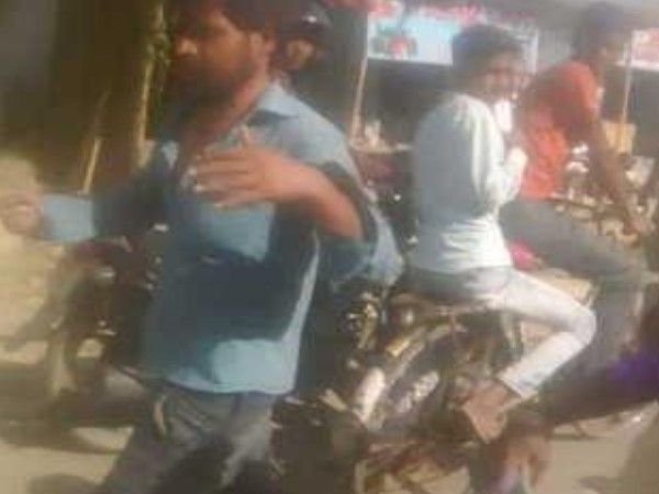 PICS: पति ने जैसे ही बोला तलाक, पत्नी ने किया चप्पल से पीटना शुरू