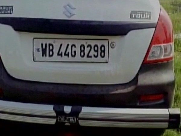 पश्चिम बंगाल: पूर्व विधायक के बेटे की तेज रफ्तार कार से हादसा, 4 की मौत, 4 घायल पश्चिम बंगाल: पूर्व विधायक के बेटे की तेज रफ्तार कार से हादसा, 4 की मौत, 4 घायल