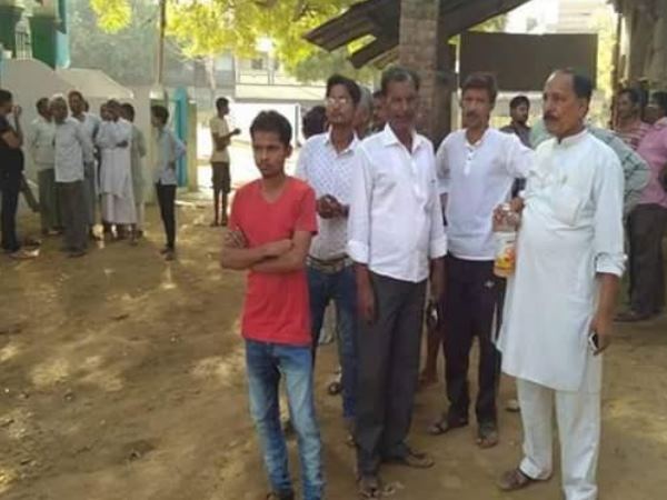 कब्रिस्तान में बछड़ा काटकर बिगाड़ा सांप्रदायिक माहौल, रात भर के बवाल में 4 लोग गिरफ्तार