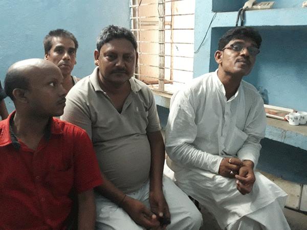 सफर था सुहाना ऊपर से मिल गई सुंदरी, सिपाही को दिन में दिख गए तारे