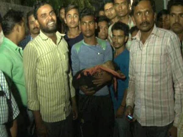 बिहार के बाद यूपी में भी गलत इंजेक्शन बना मौत की वजह, छुपने लगा डॉक्टर