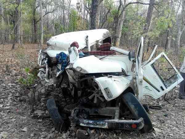 भीषण सड़क दुर्घटना की दिल दहलाने वाली तस्वीरें, 6 की मौत