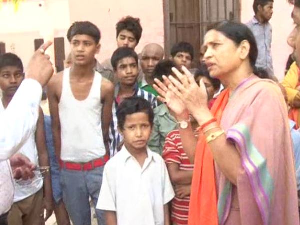बच्चों को आड़े हाथ लेने वाले पर मंत्री साहिबा बस धर ही देतीं थप्पड़