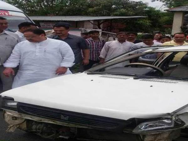 केंद्रीय मंत्री ने देखा हादसा, काफिल रोक मंगाई एंबुलेंस