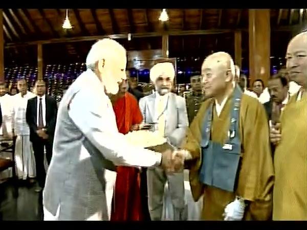 PM Modi visits Gangaramaya Temple with Srilankan PM in Colombo.