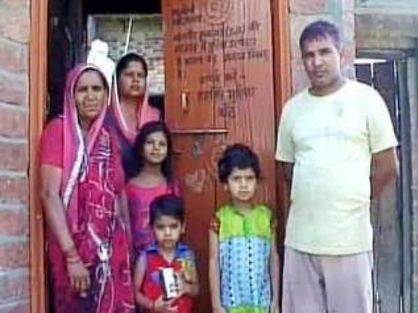 'सीएम योगी सरकार में पुलिस उत्पीड़न के कारण मकान बिकाऊ है'