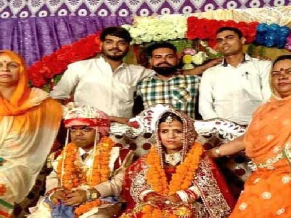 रब ने बनाई जोड़ी तो फोटो खिंचवाने पहुंचने लगे दूर-दूर से लोग