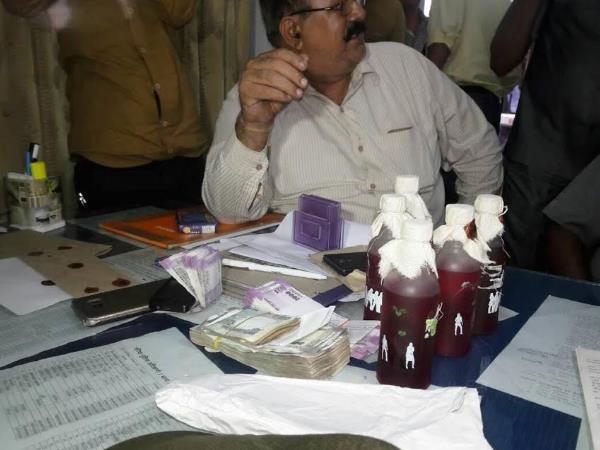 /news/uttar-pradesh/positive-news-hindu-muslim-unity-409490.html /news/uttar-pradesh/positive-news-hindu-muslim-unity-409490.html