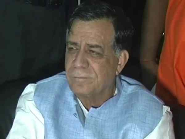 'माताओं-बहनों के बारे में अश्लील बयान देते रहते हैं आजम खान'