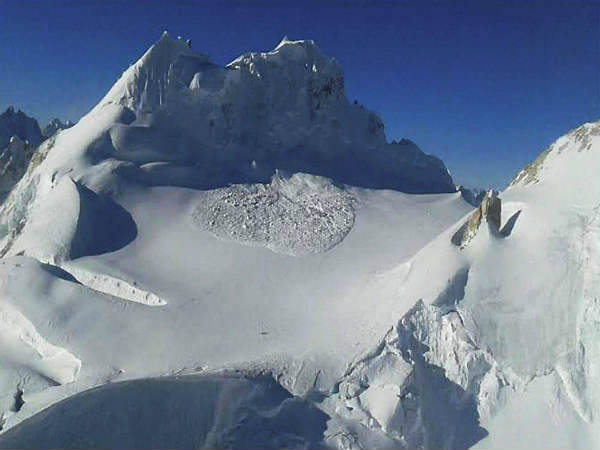 भारत की कार्रवाई से घबराए पाकिस्तान ने सियाचिन में एयरफोर्स बेस को किया एक्टिव भारत की कार्रवाई से घबराए पाकिस्तान ने सियाचिन में एयरफोर्स बेस को किया एक्टिव