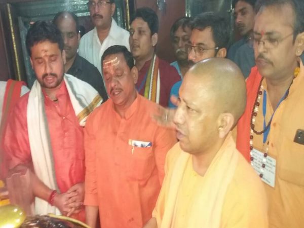 काशी की कई योजनाओं पर चला योगी का हंटर, निरीक्षण के दौरान ही दी डेडलाइन