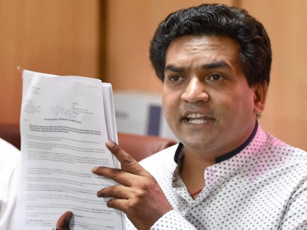 योगेंद्र यादव ने कपिल मिश्रा को लिखा खुला खत, कहा- आप मुझसे नहीं, कार्यकर्तओं से माफी मांगिए