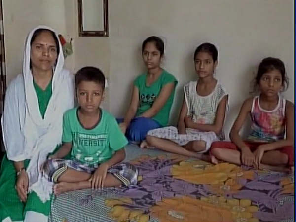 कोई नहीं सुन रहा है अपील