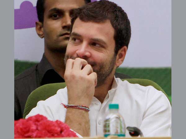 जीडीपी बढ़ने के बजाय घट रही है