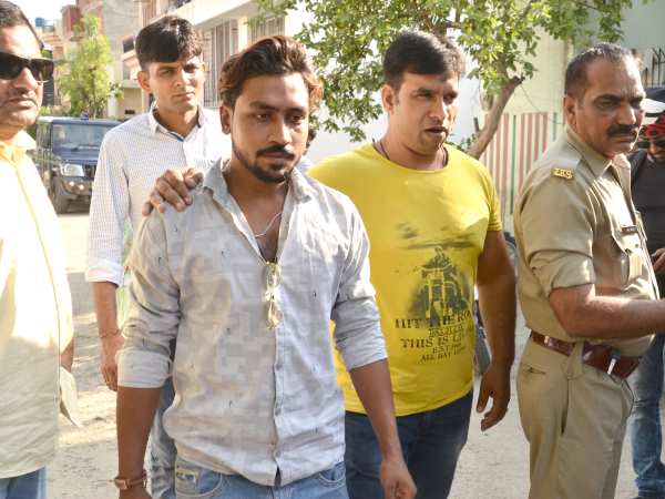 बोलने से पहले ही पुलिस ने कर लिया गिरफ्तार