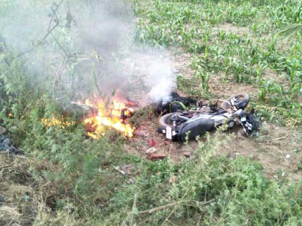 मुझे मारी लात मुझे मारी लात