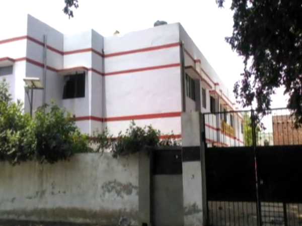 रसोइये और शिक्षक की गिरफ्तारी के प्रयास