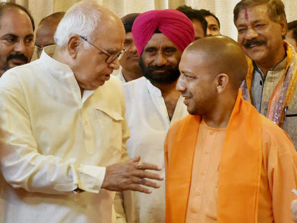 सीएम की प्रशासनिक क्षमता कटघरे में