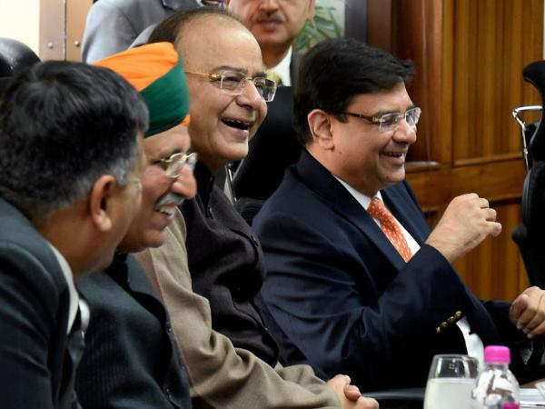केंद्र ने आरबीआई पर उठा सवाल 