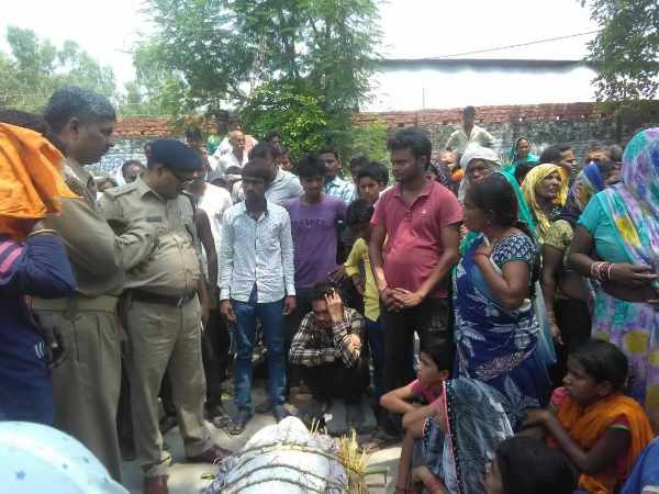 हत्यारों की गिरफ्तारी को लेकर प्रदर्शन