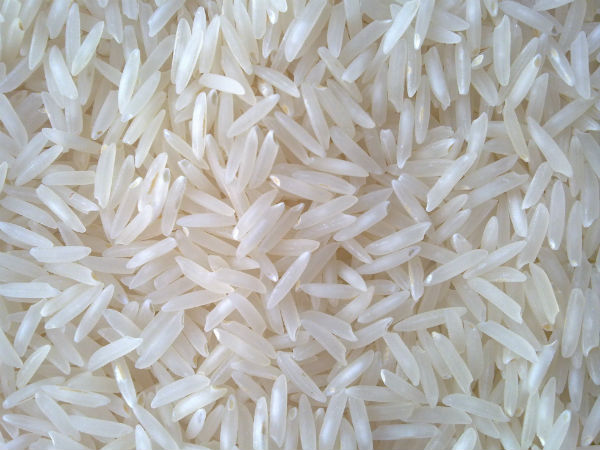 चावल को उबालें