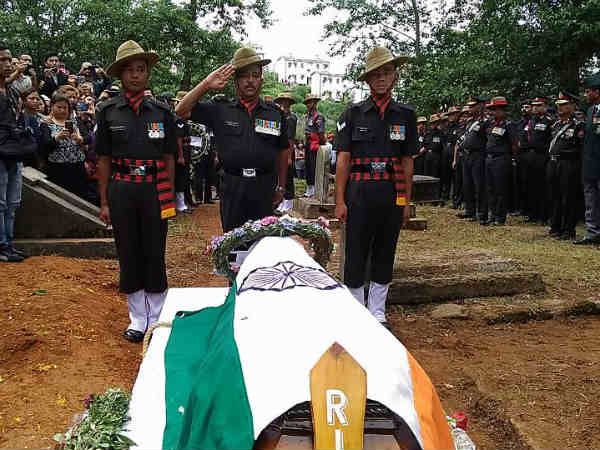 शिलॉन्‍ग में मातम का माहौल 