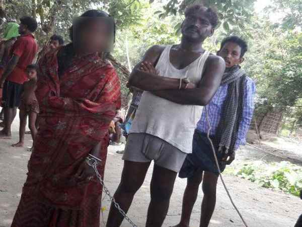 कमरे का दरवाजा खुला था