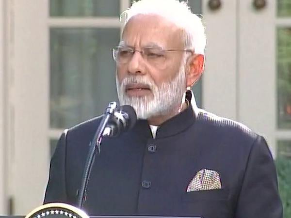 LIVE: साझा बयान में पीएम मोदी ने बिना नाम लिए पाकिस्तान पर किया हमला