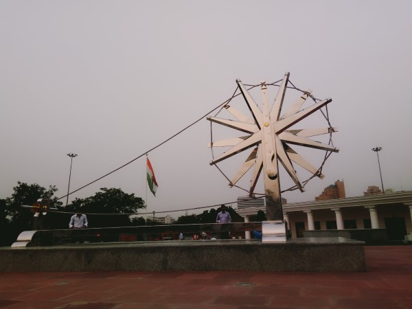 गांधी जी की बनियागिरी से पूरा देश उठा रहा लाभ