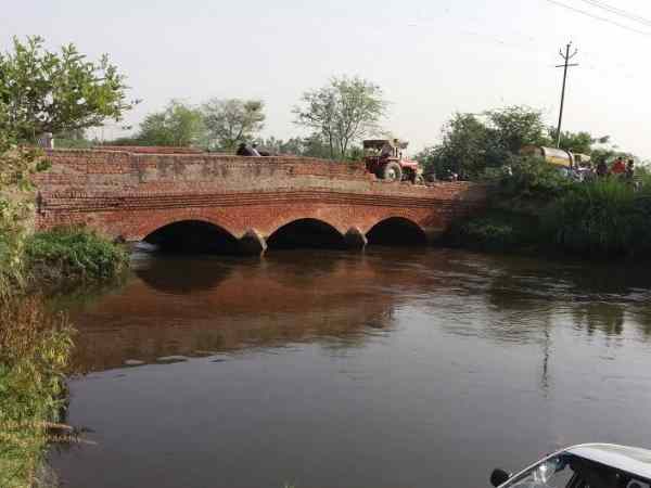 बरेली से बाला जी दर्शन करने जा रहा था परिवार बरेली से बाला जी दर्शन करने जा रहा था परिवार