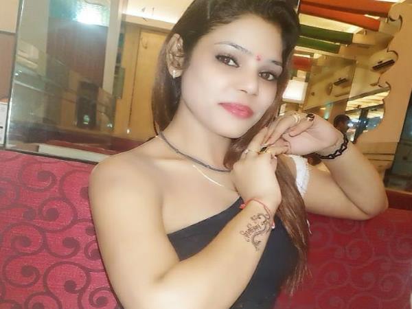 शव के दाएं हिस्से में चोट के निशान