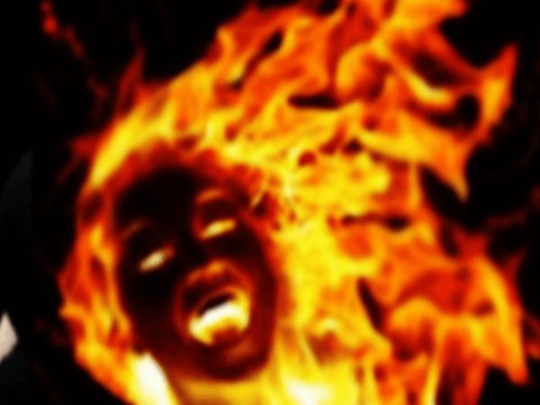 अगर वो ऐसा नहीं करती तो गांव वाले उसे जिंदा जला देते