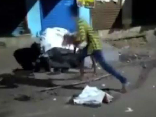 सड़क पर बुजुर्ग के साथ दरिंदगी सड़क पर बुजुर्ग के साथ दरिंदगी