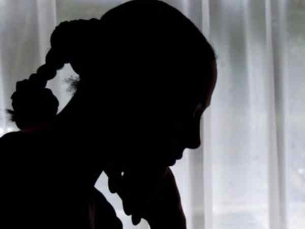 लड़की के साथ हुई जबर्दस्ती का वीडियो वायरल लड़की के साथ हुई जबर्दस्ती का वीडियो वायरल