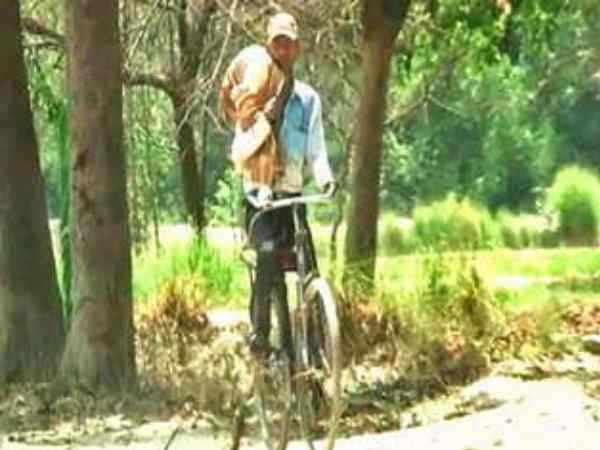 ड्राइवर बोला एंबुलेंस में तेल नहीं 