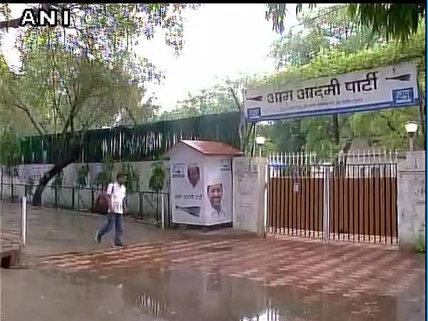 दिलीप ने ट्वीट कर कहा था...