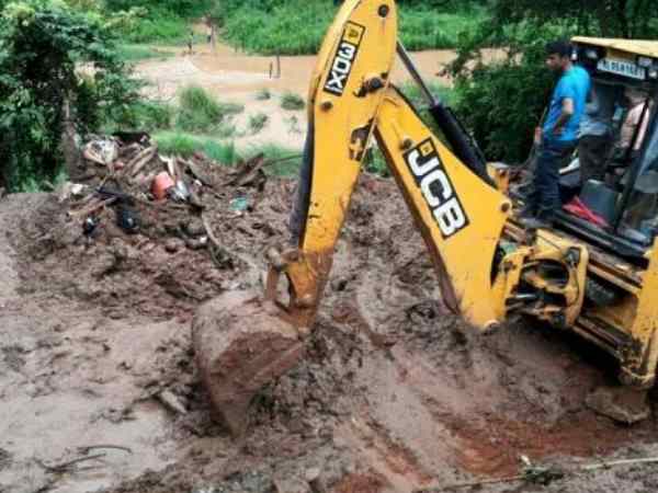 सो रहे 5 लोगों को लील गया भूस्खलन