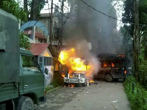 ममता बनर्जी ने की बातचीत की पेशकश 