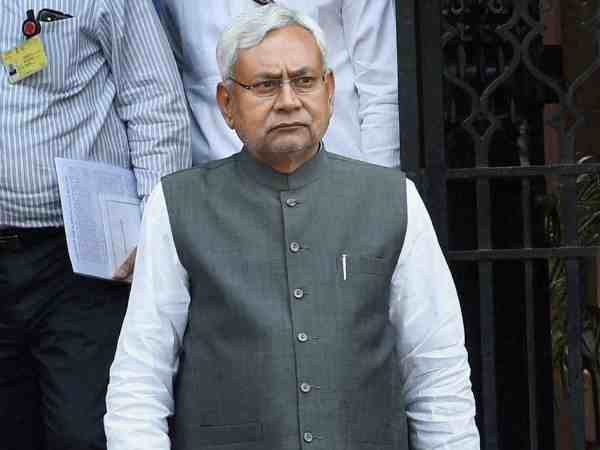 'योग के नाम पर वोट बटोरने की कोशिश'