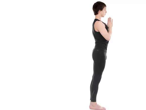 कौन नहीं कर सकता सूर्य नमस्‍कार 