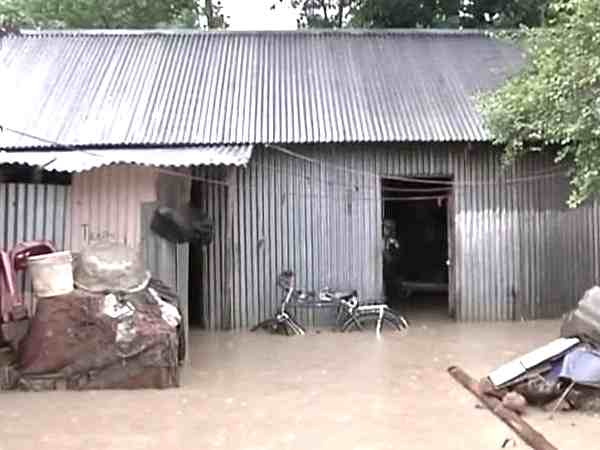 2000 विस्थापित परिवारों के लिए राहत कैंप