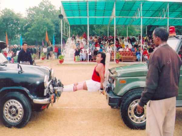 हठयोग के बल पर किए हैं कई कारनामे 