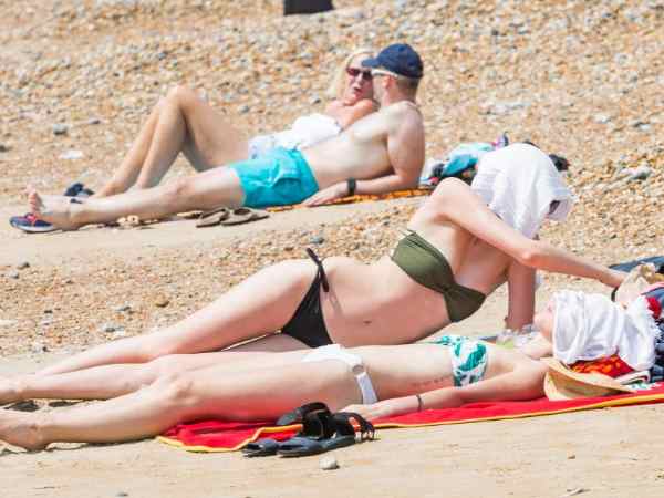  2. गर्मी से बेहाल ब्रिटेन