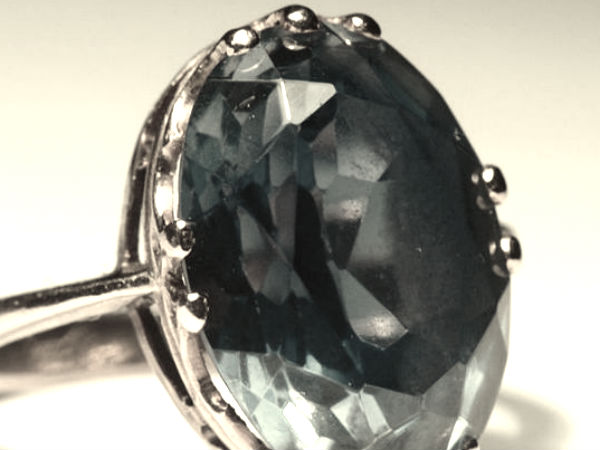 सिंह लग्न, मेष लग्न, वृश्चिक लग्न है