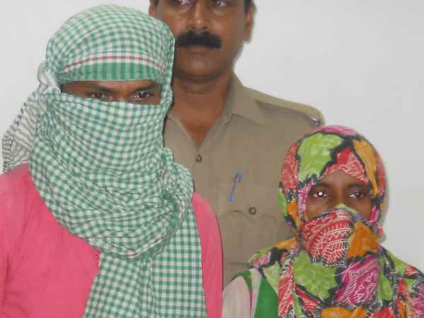 पत्‍नी से फोन करा खेत में बुलाया