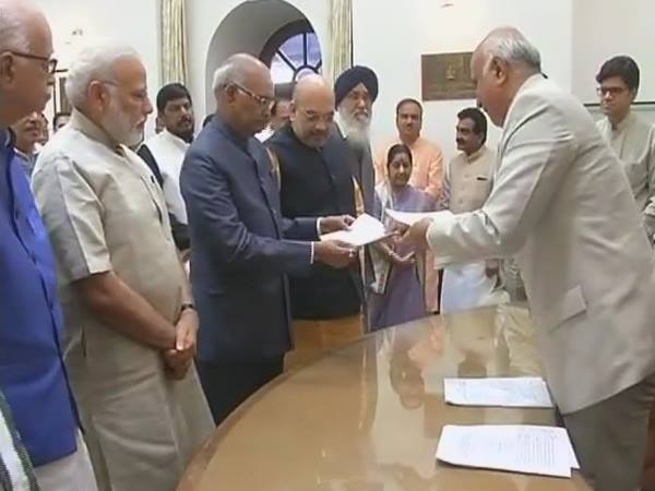 'राष्ट्रपति का पद, दलगत राजनीति से ऊपर'