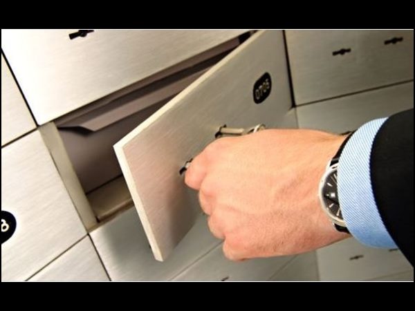  क्या करें अगर लॉकर में रखा सामाना हो जाए चोरी 