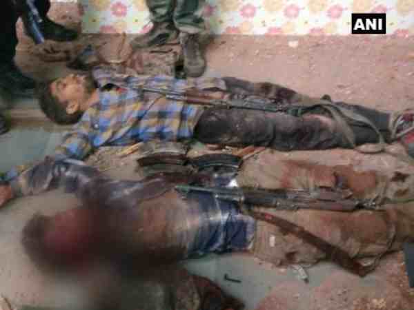 स्कूल में दो आतंकियों के छिपे होने की आशंका स्कूल में दो आतंकियों के छिपे होने की आशंका